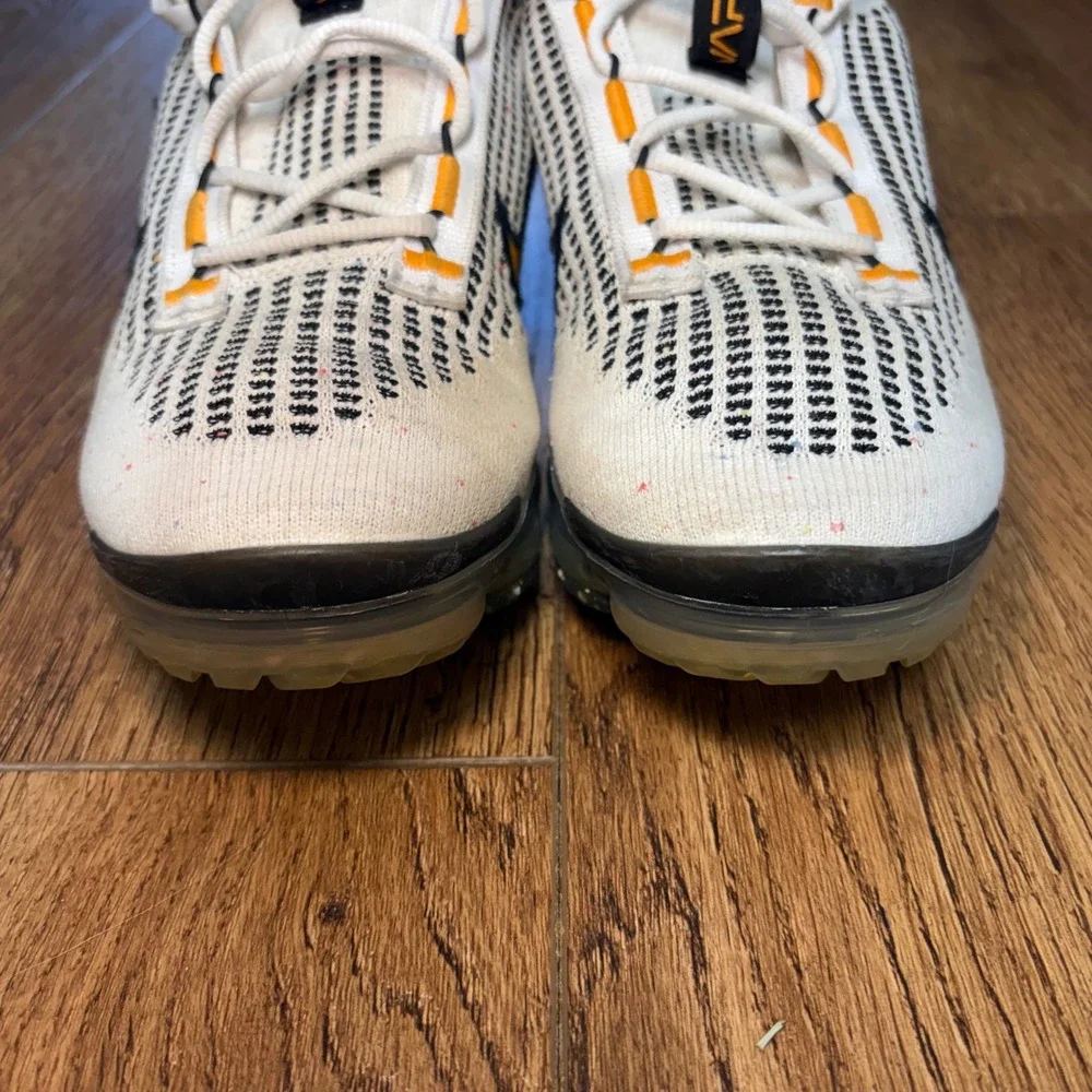 Nike Air VaporMax 2021 Flyknit White Orange DB1550-104 Youth 6.5Y Womens 8